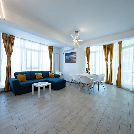 Mirage Pool & Mamaia Nord Apartman