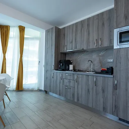Mirage Pool & Mamaia Nord Apartman