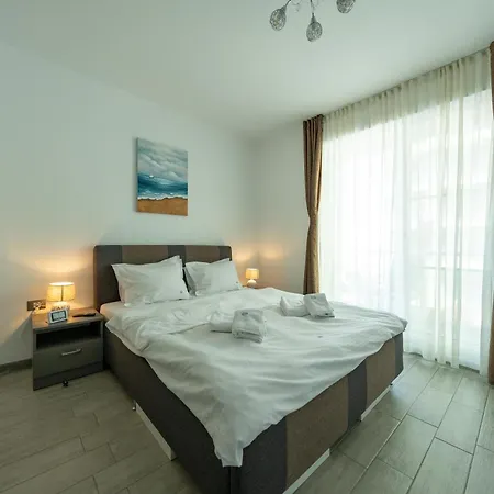 Mirage Pool & Mamaia Nord *