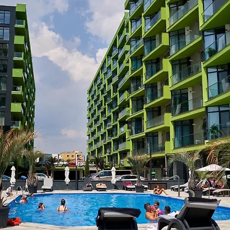 Mirage Pool & Mamaia Nord Apartman