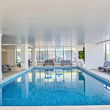 Mirage Pool & Mamaia Nord Apartman *