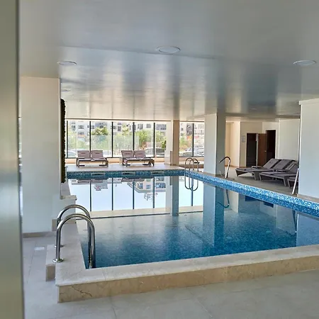 Mirage Pool & Mamaia Nord Apartman Năvodari